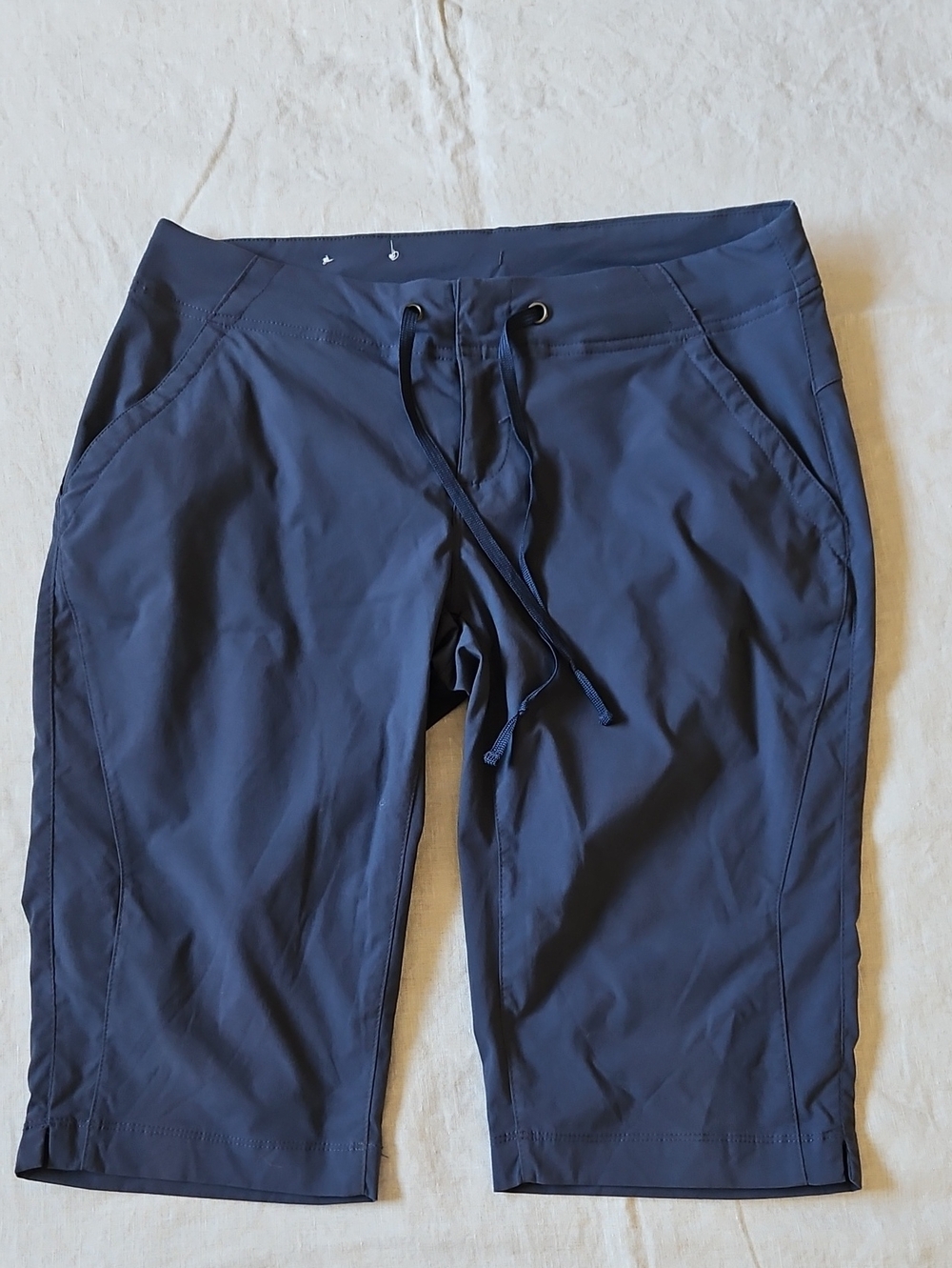 Columbia Indigo Blue Drawstring Performance Short Low Rise Size 4/13 Long